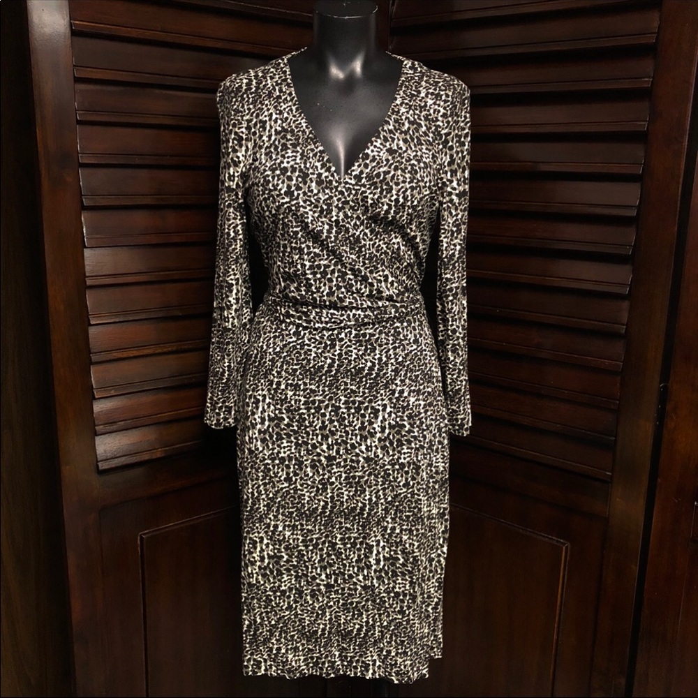 C. Wonder Wrap Dress Black Grey Leopard Print Medium